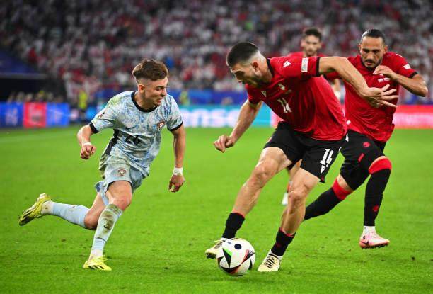 九游app最新版下载安装-葡萄牙练兵发现最大亮点！小孔塞桑或成淘汰赛奇兵