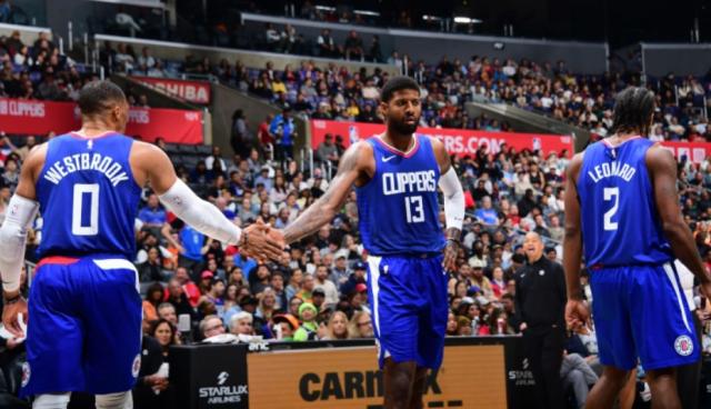 九游app最新版下载安装-韦少对被换下场感到错愕 快艇变阵他又是牺牲品？